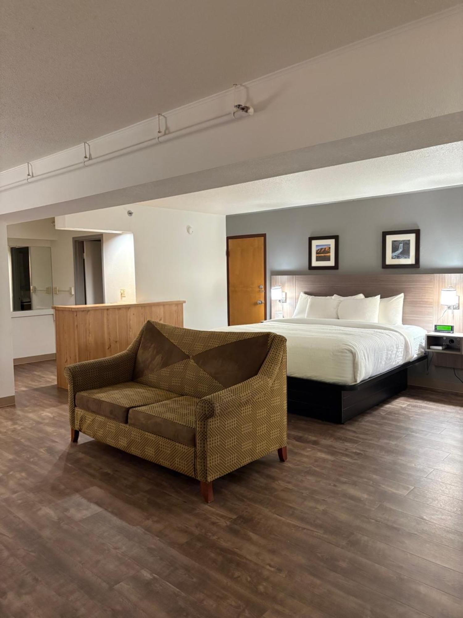 Clarion Inn & Suites And Convention Center Kearney Eksteriør bilde