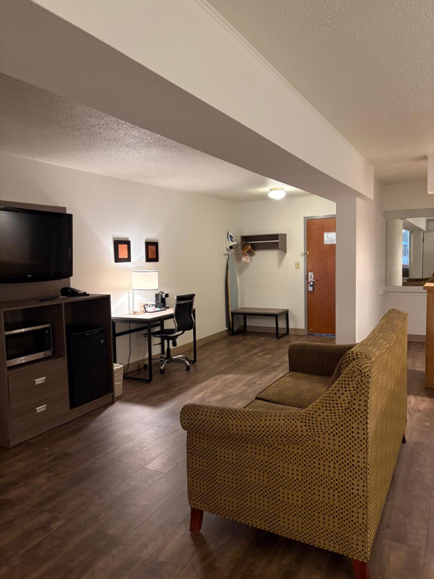 Clarion Inn & Suites And Convention Center Kearney Eksteriør bilde