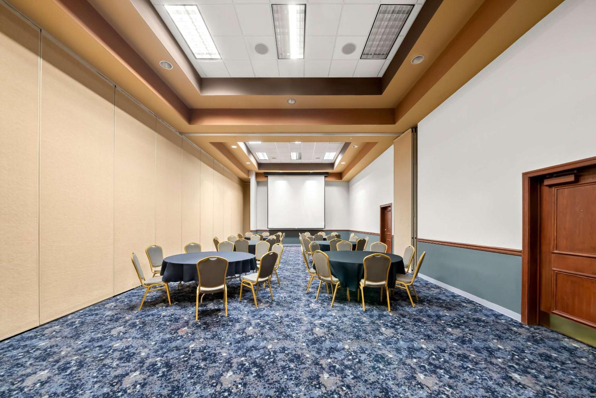 Clarion Inn & Suites And Convention Center Kearney Eksteriør bilde