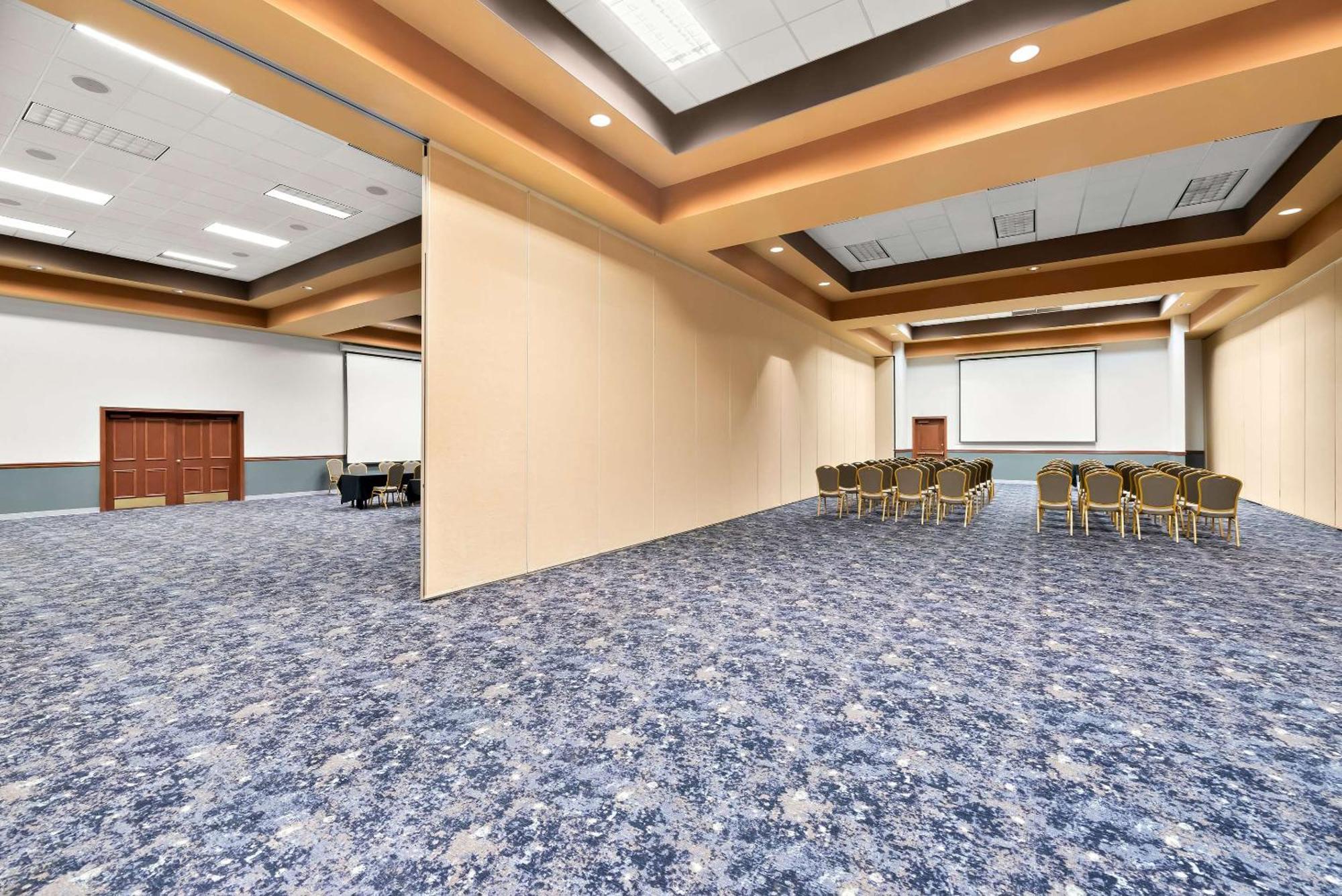 Clarion Inn & Suites And Convention Center Kearney Eksteriør bilde