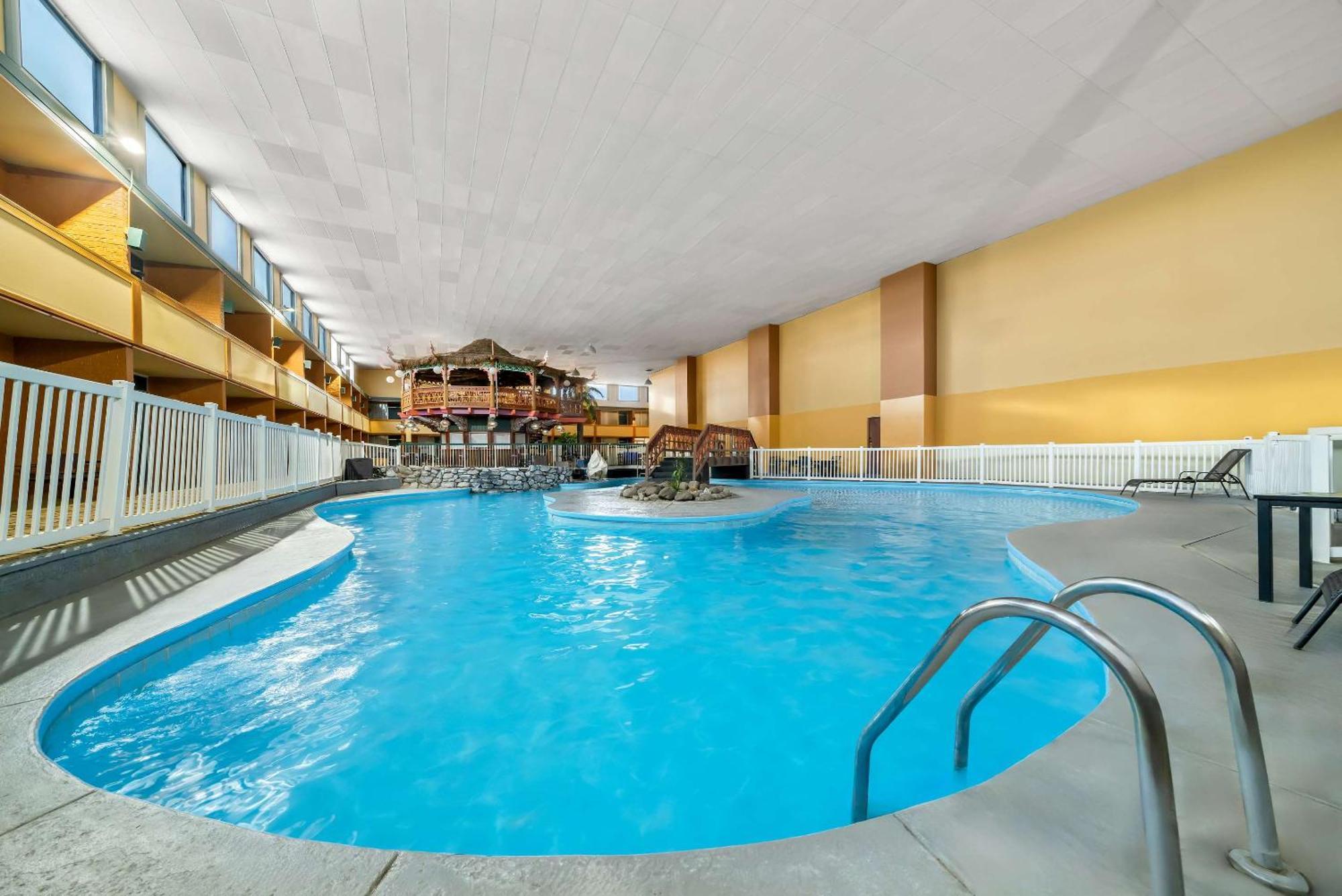 Clarion Inn & Suites And Convention Center Kearney Eksteriør bilde