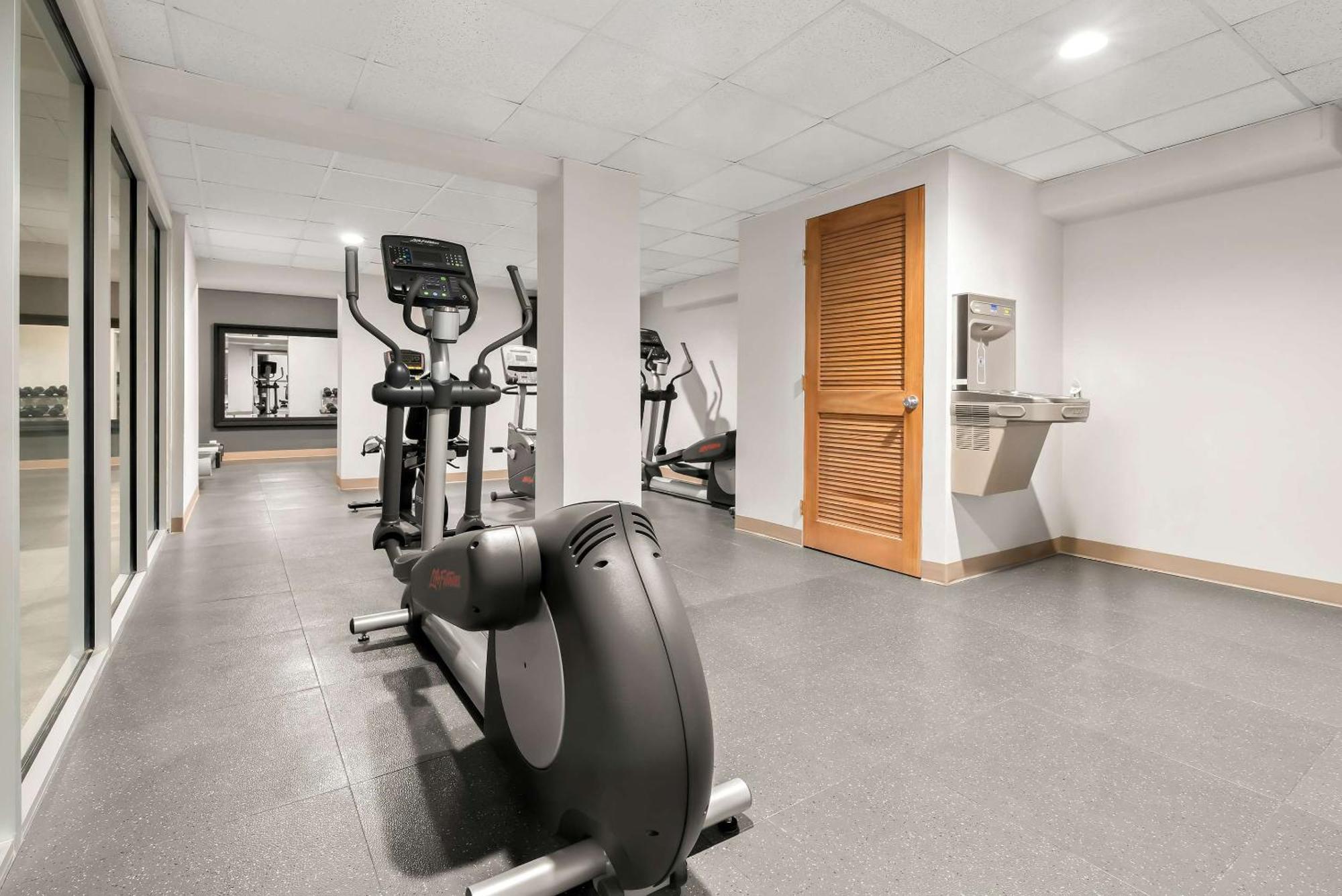 Clarion Inn & Suites And Convention Center Kearney Eksteriør bilde