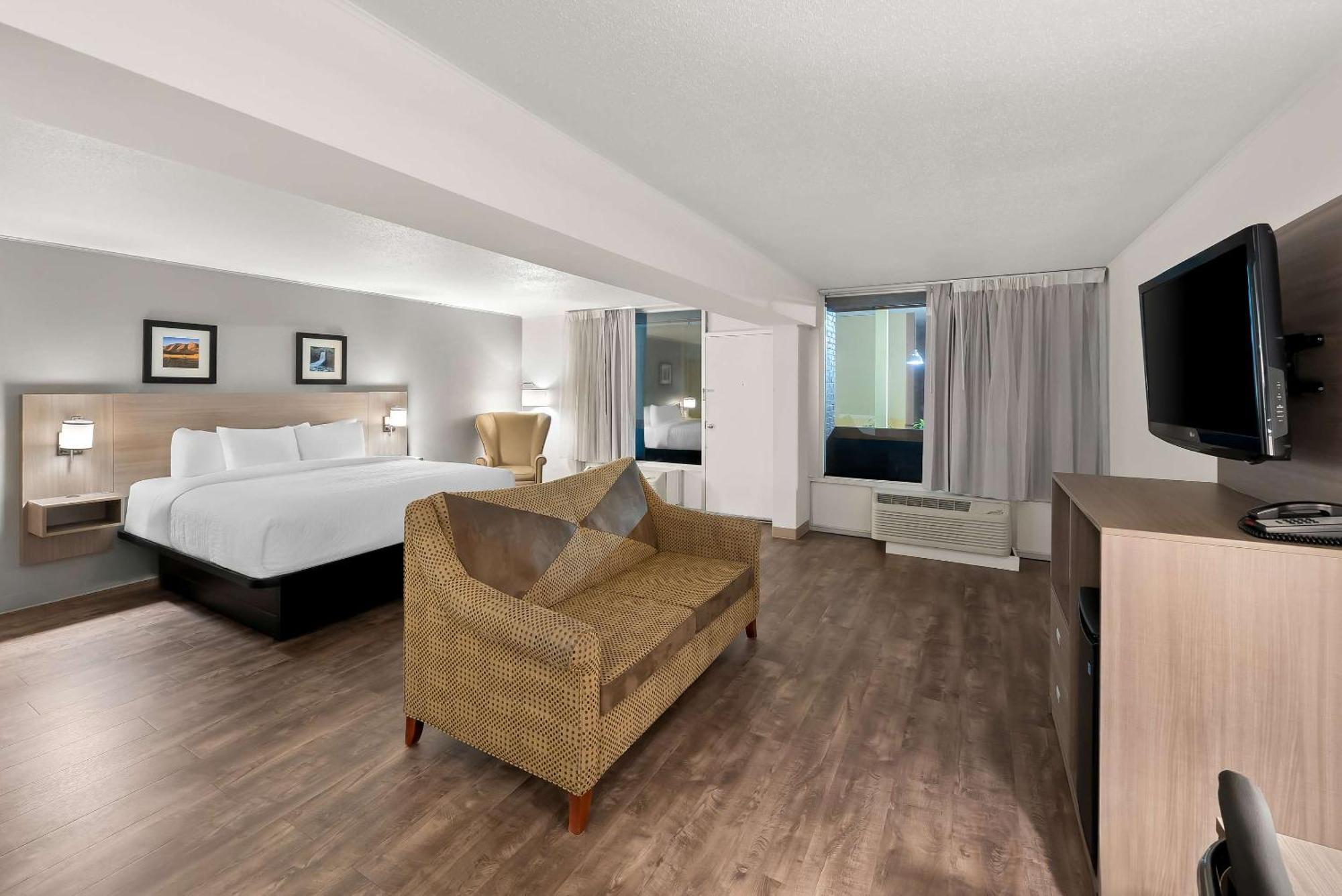 Clarion Inn & Suites And Convention Center Kearney Eksteriør bilde