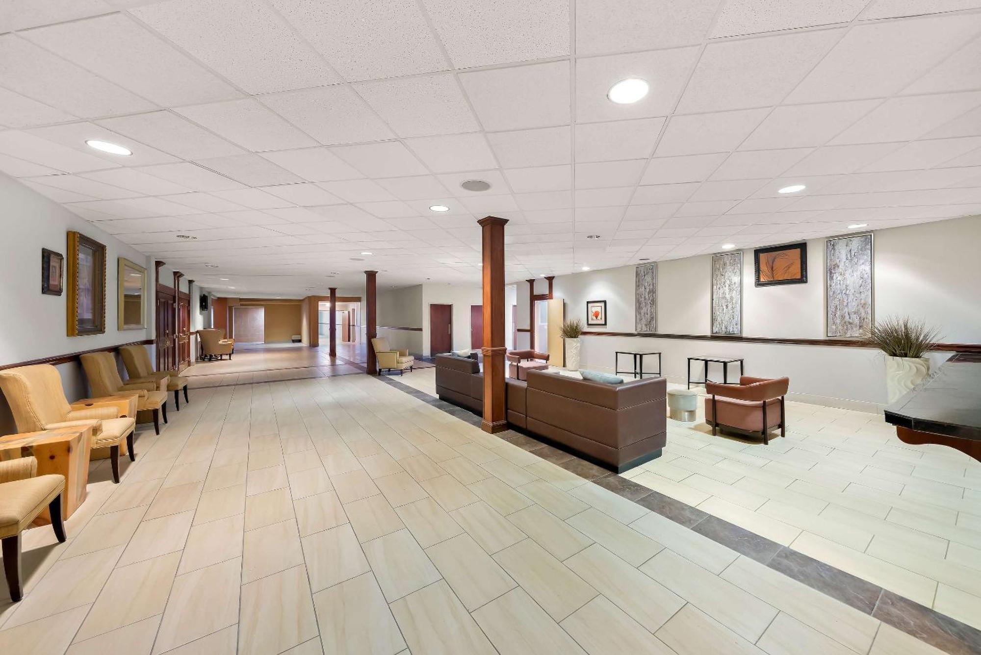 Clarion Inn & Suites And Convention Center Kearney Eksteriør bilde